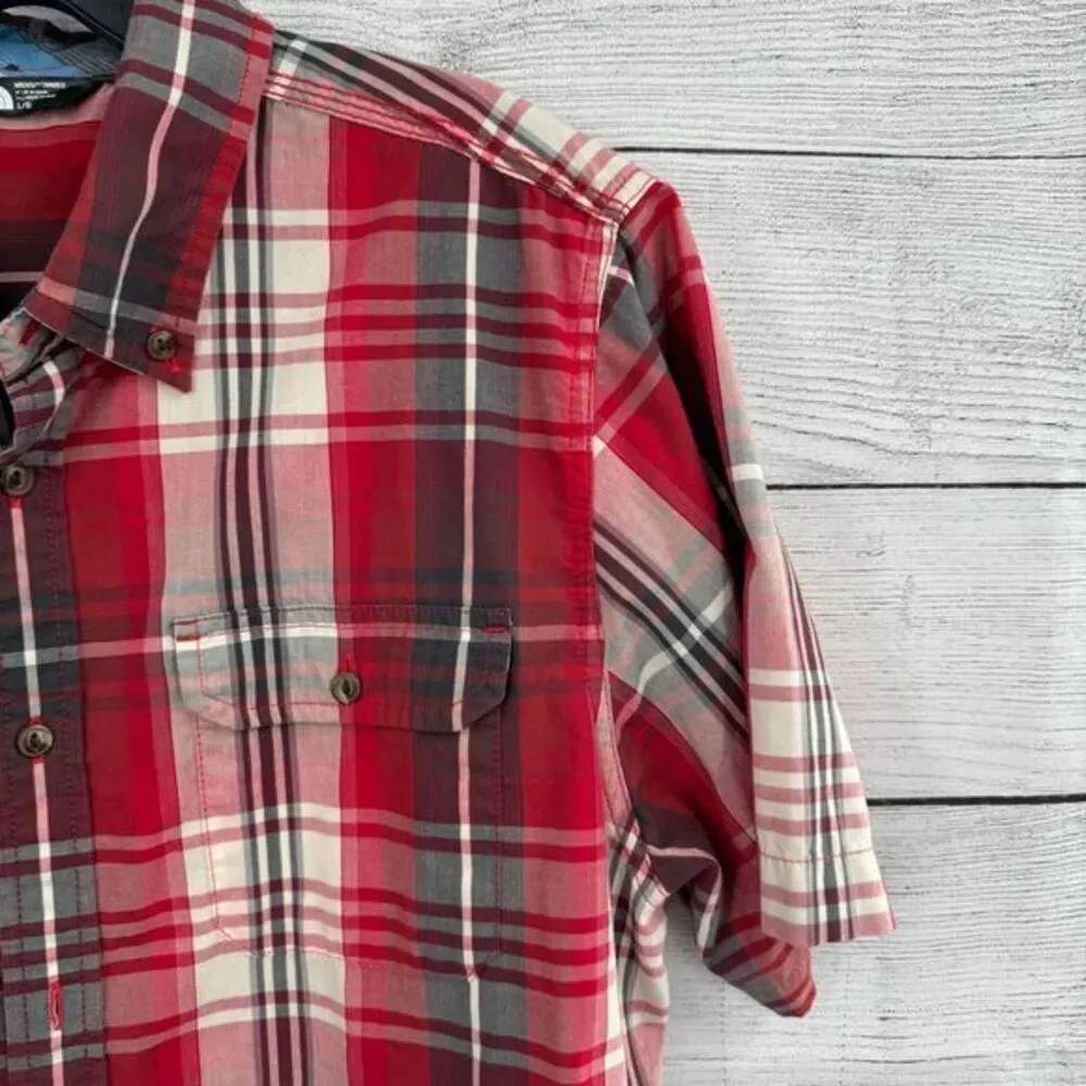 The North Face Men's Red Plaid Short Sleeve Button-Down Shirt Outdoor Casual L/G